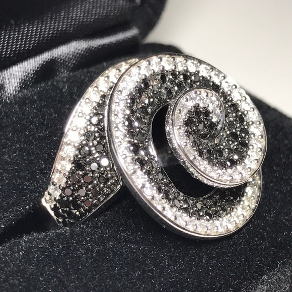 ⭐️HOST PICK⭐️ MACYS Black & White Diamonds 14KT Gold Spiral Ring - Picture 9 of 12